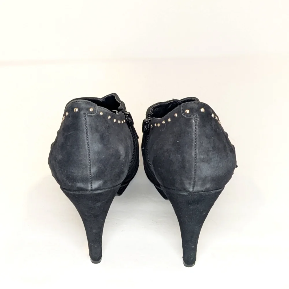 Bcbgeneration suede ankle boots
